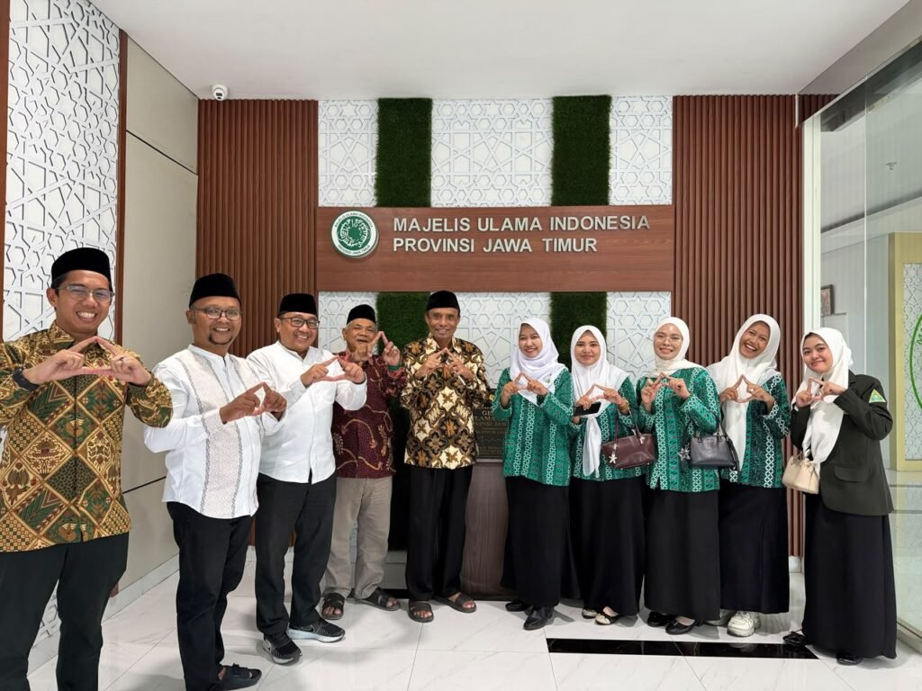Foto bersama usai melakukan rapat