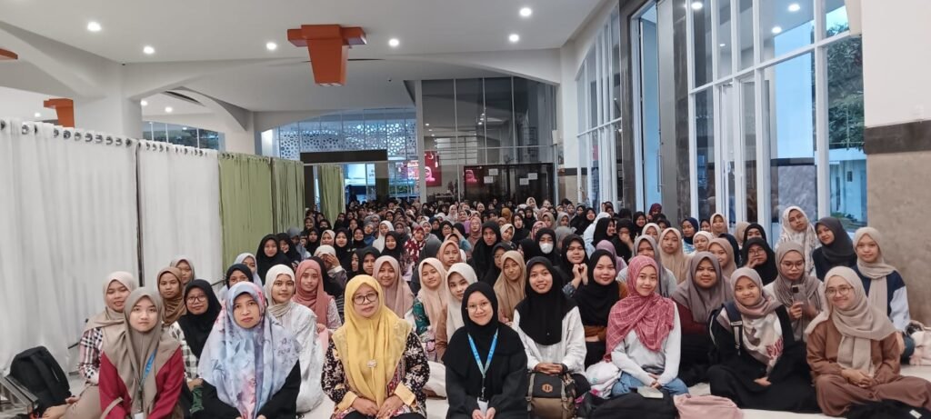 Pemateri rutin dalam program "Madinah" Madrasah Diniyah Al Hikmah Universitas Negeri Malang - UM