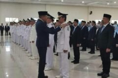 Wali Kota Malang Drs. Ir Wahyu Hidayat MM melantik dan mengambil sumpah 176 pejabat di lingkungan Pemerintah Kota Malang