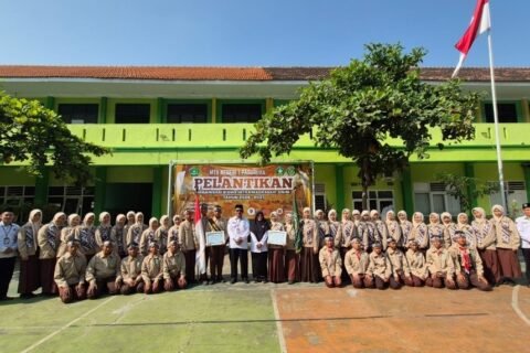 Langkah awal pengurus baru OSIM MTsN 1 Pasuruan 2026–2027 dalam mengemban amanah baru demi terciptanya madrasah anti-bullying. Cerdas dalam berfikir, tegas dalam bertindak, santun dalam berakhlak