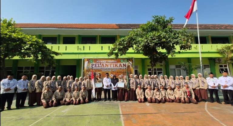 Langkah awal pengurus baru OSIM MTsN 1 Pasuruan 2026–2027 dalam mengemban amanah baru demi terciptanya madrasah anti-bullying. Cerdas dalam berfikir, tegas dalam bertindak, santun dalam berakhlak