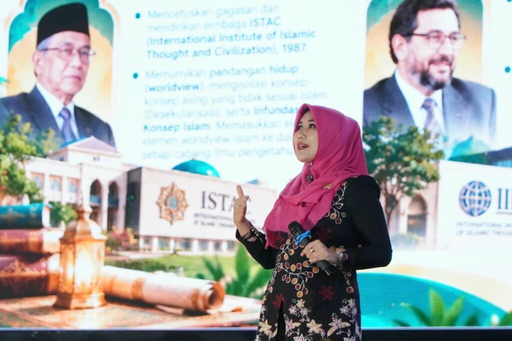Senator Ning Lia saat menyampaikan materi penting terkait kebijakan pembangunan dan kesejahteraan daerah.