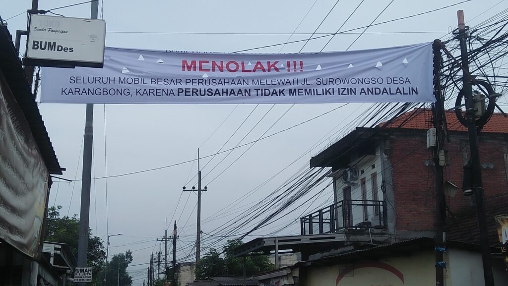 Aksi protes warga
