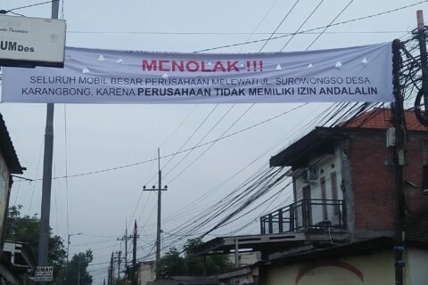 Aksi protes warga