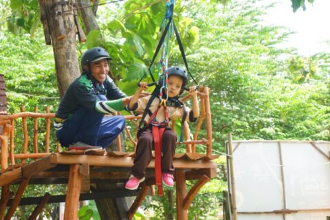 Suasana antusias anak KB RA Ummul Qur’an saat mengikuti kegiatan outbound bersama tim BATUBELING di tengah cuaca terik.