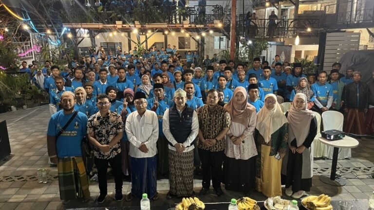 Dokumentasi bersama kegiatan Ngobrol Pendidikan (Ngopi) di Pasuruan