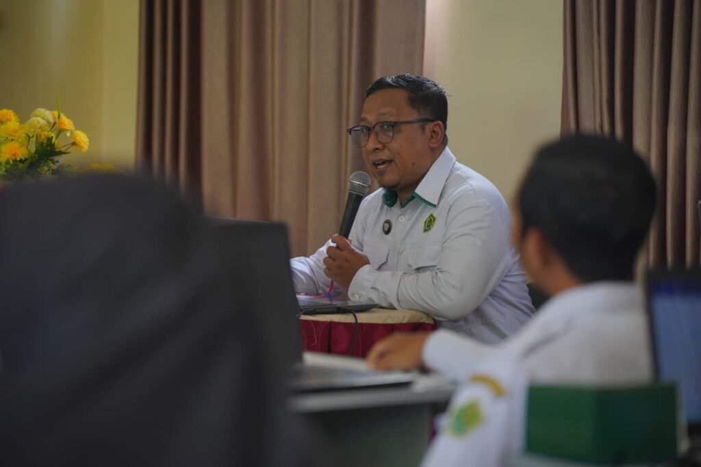 Ka TU MAN 2 Kota Malang Sugeng