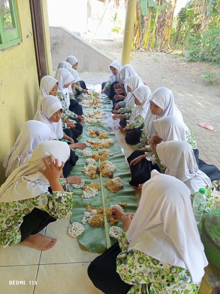 Santriwati sedang tasyakuran HSN 2026