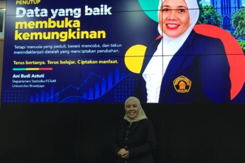 Prof. Dr. Ani Budi Astuti, M.Si., Akademisi dan dosen Departemen Statistika Fakultas Sains dan Teknologi Matematika (FSTeM) Universitas Brawijaya (UB)