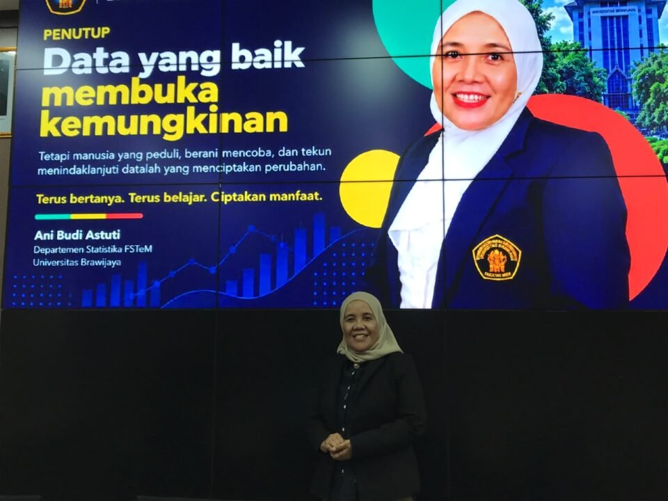 Prof. Dr. Ani Budi Astuti, M.Si., Akademisi dan dosen Departemen Statistika Fakultas Sains dan Teknologi Matematika (FSTeM) Universitas Brawijaya (UB)