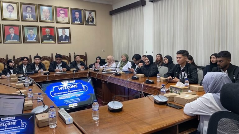 Suasana hangat saat sesi diskusi dalam pembukaan International Student Inbound Mobility 2026 di FEB UM.