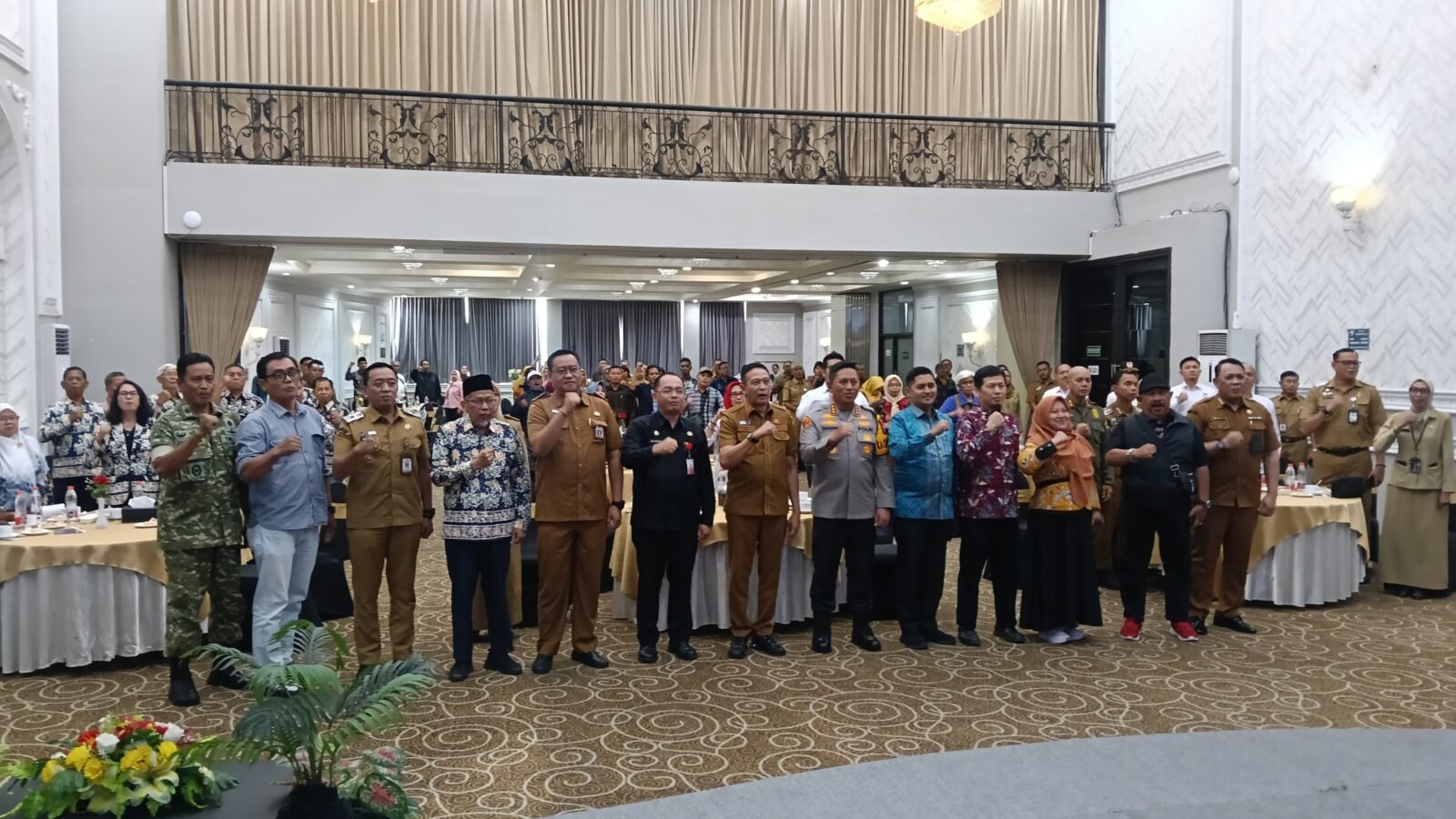 Foto bersama usai acara