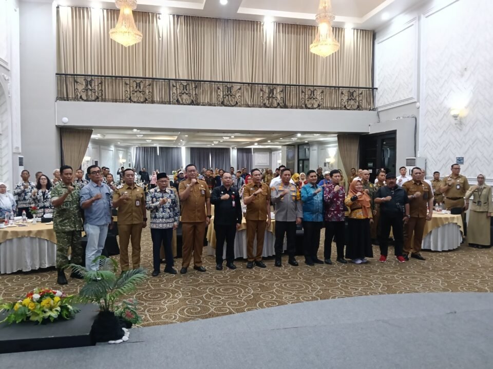 Foto bersama usai acara