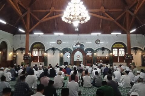 Suasana khidmat saat ratusan peserta dari berbagai masjid se-Malang Raya mengikuti Pembinaan Imam Masjid dan Muadzin Angkatan II di Masjid Agung Jami’ Kota Malang.