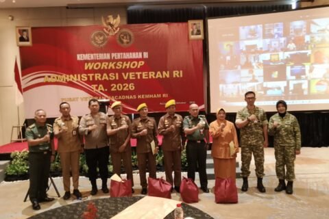 Foto bersama dengan penerima bansos