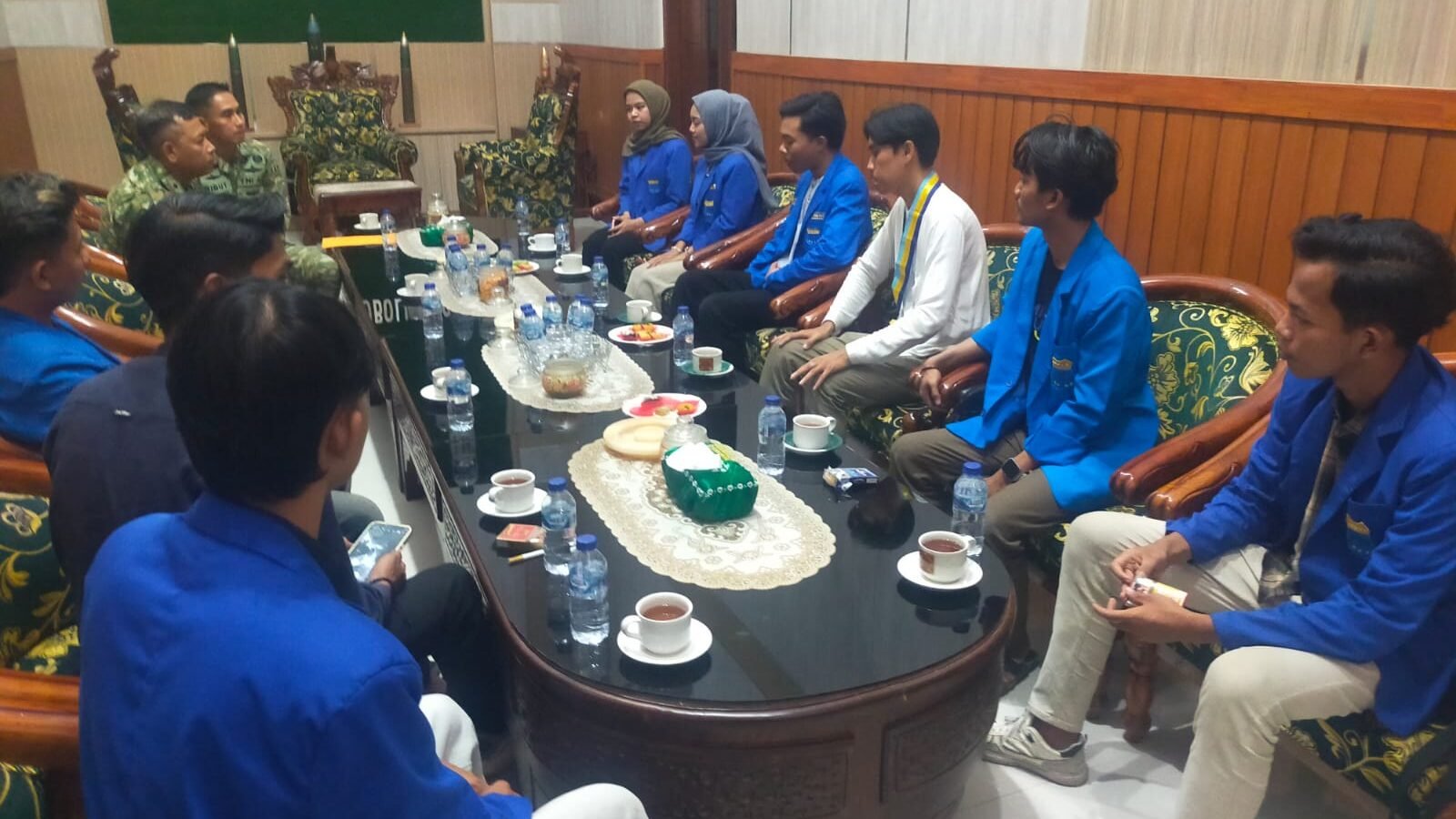 Mahasiswa Islam Indonesia (PC PMII) Probolinggo menggelar silaturahmi bersama jajaran Komando Distrik Militer (Kodim) 0820/Probolinggo