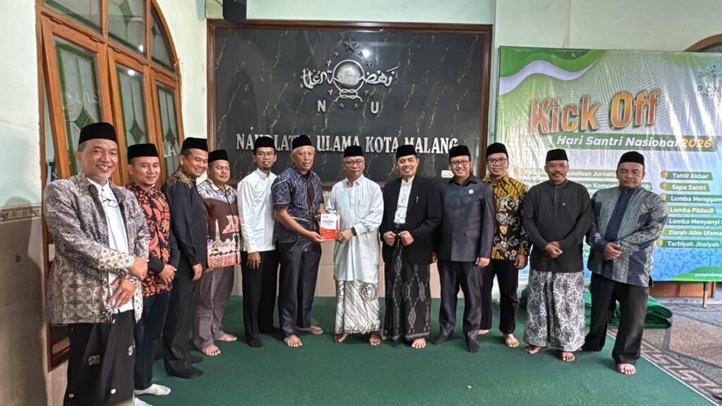 Jajaran pengurus DPD PKS dan Fraksi PKS Kota Malang berfoto bersama pengurus PCNU Kota Malang usai menggelar pertemuan silaturahmi.