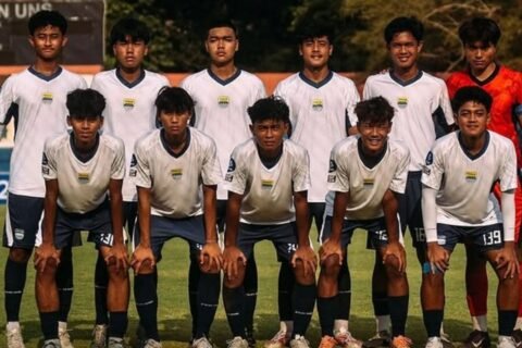 PSSI menanggapi insiden bus rombongan Persib EPA U-18 yang terkena serangan suporter di Batang, Jawa Tengah, Minggu (11/10)./Instagram @persibepaliga1