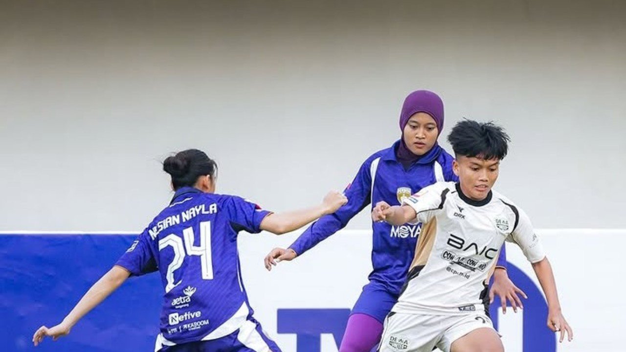 Persita Women kalah perdana dan lengser dari puncak klasemen IWL pekan 2 usai dikalahkan Dewa United./Instagram @dewaunitedwfc
