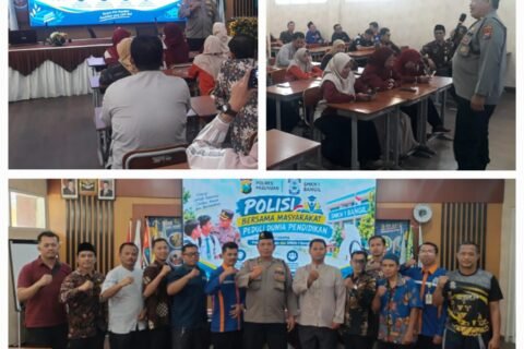 KBO Binmas Polres Pasuruan Iptu Bambang Hariyadi saat memberikan materi penyuluhan serta sesi foto bersama kepala sekolah dan dewan guru SMKN 1 Bangil.)