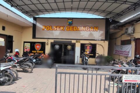 Kantor polsek Gedangan tampak dari depan.