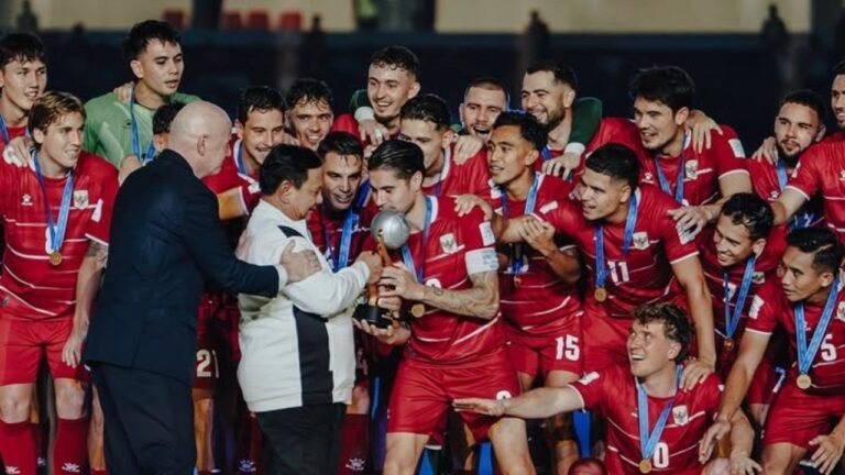 Prabowo Subianto presiden pertama yang menyaksikan Timnas Indonesia juara setelah Kevin Diks dkk memenangkan FIFA ASEAN Cup 2026 (5/10) di Jakarta./Instagram @oleromeny