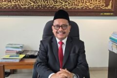 Prof. Dr. H. M. Mas’ud Said, M.Si., di Kantornya, Pascasarjana Unisma Malang