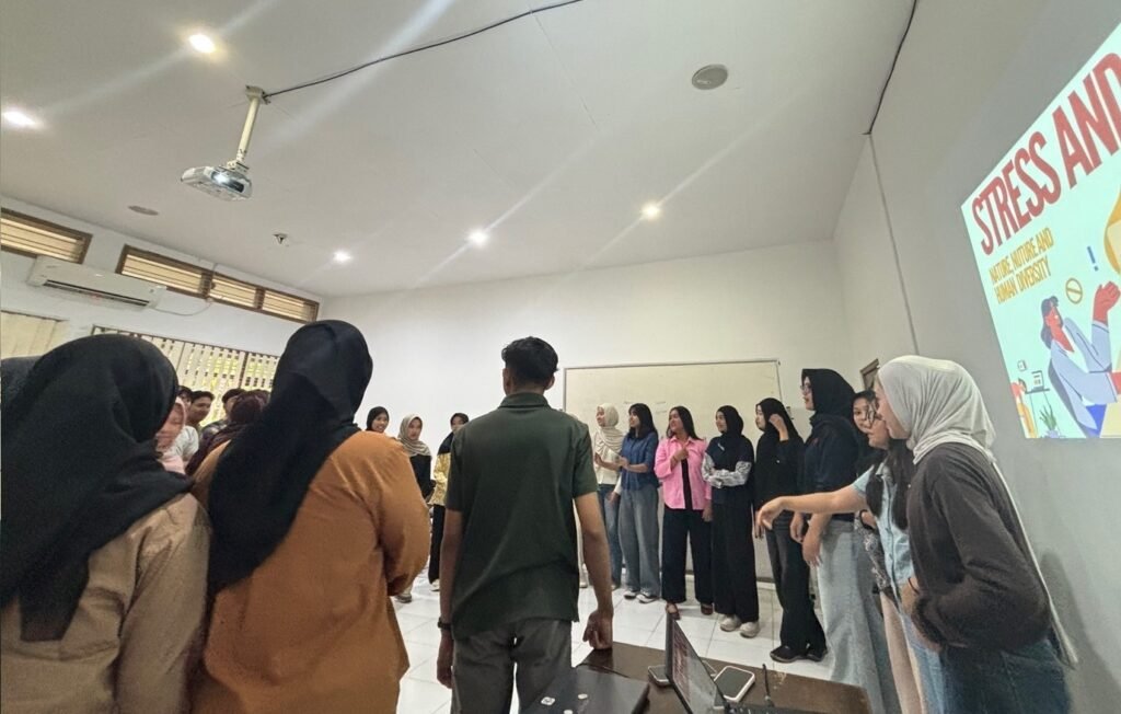 Dokumentasi Kegiatan Mahasiswa Dalam Riset Tangguh Secara Akademik Belum Tentu Kebal dari Dampak Perundungan