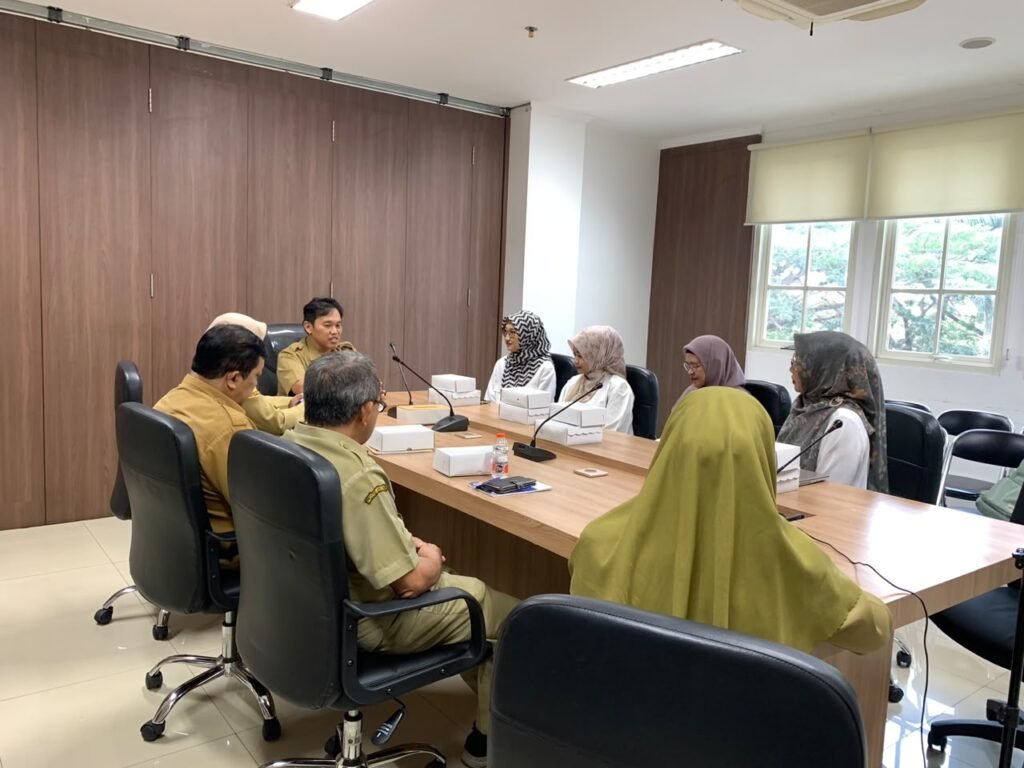 Suasana diskusi interaktif pemetaan klaster Ekraf antara Bappeda Kota Malang dan Departemen Statistika UB.