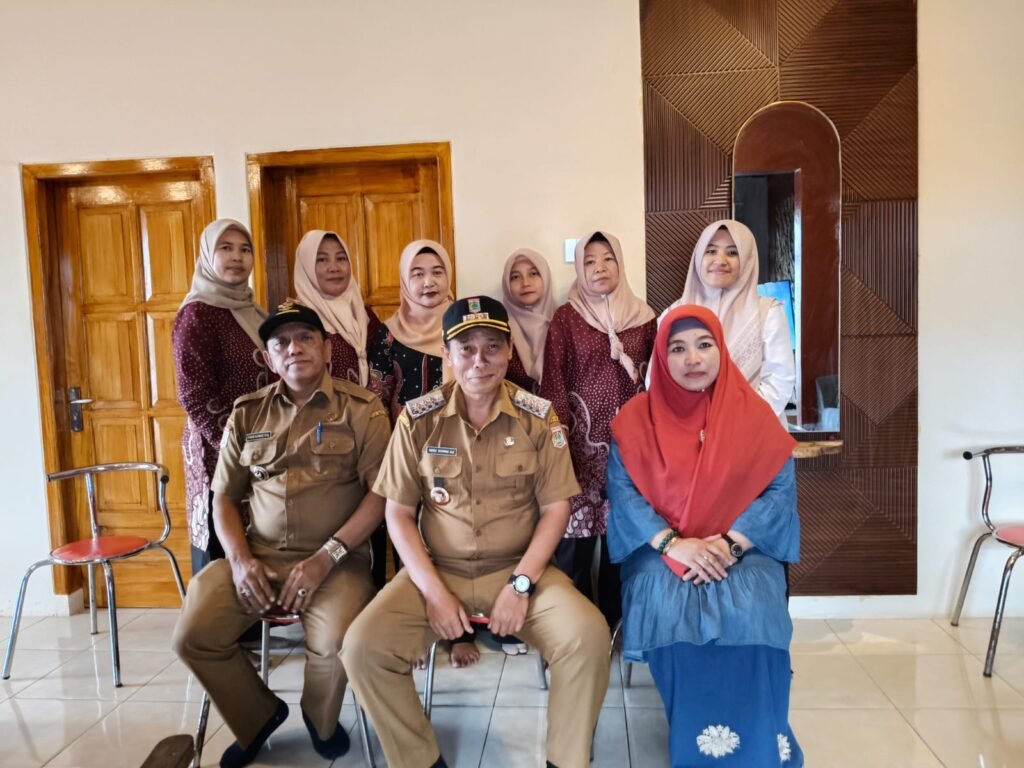 Dosen UIN Malang dan jajaran pimpinan Kecamatan