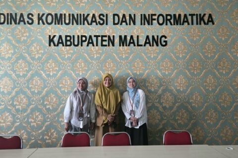 Potret bersama tim dosen Departemen Statistika UB saat melaksanakan kunjungan kerja di Kantor Diskominfo Kabupaten Malang.
