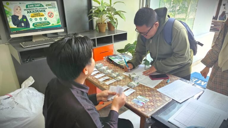 Proses administrasi wisuda