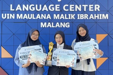 Tiga mahasiswi FTIK UIN Malang