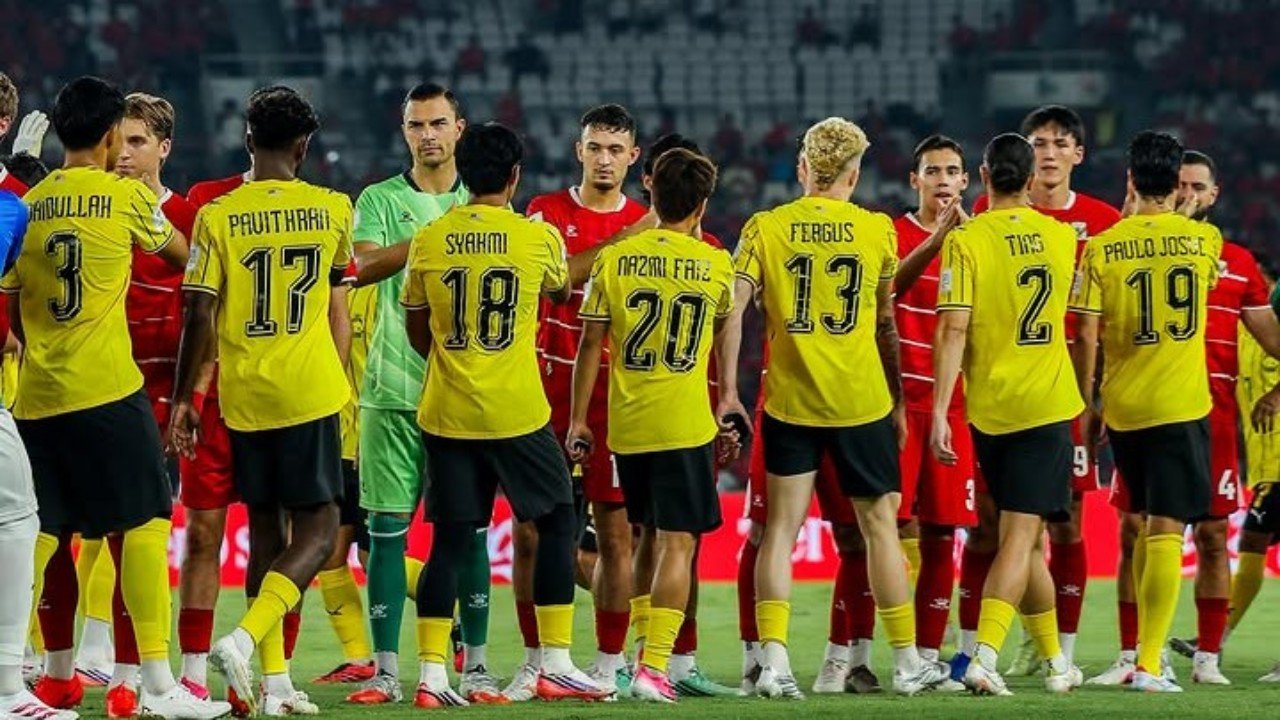 Malaysia saat menghadapi Timnas Indonesia di FIFA ASEAN Cup 2026 di Jakarta (28/9), sudah menyiapkan jadwal FMD kontra China./Instagram @malaysia_nt