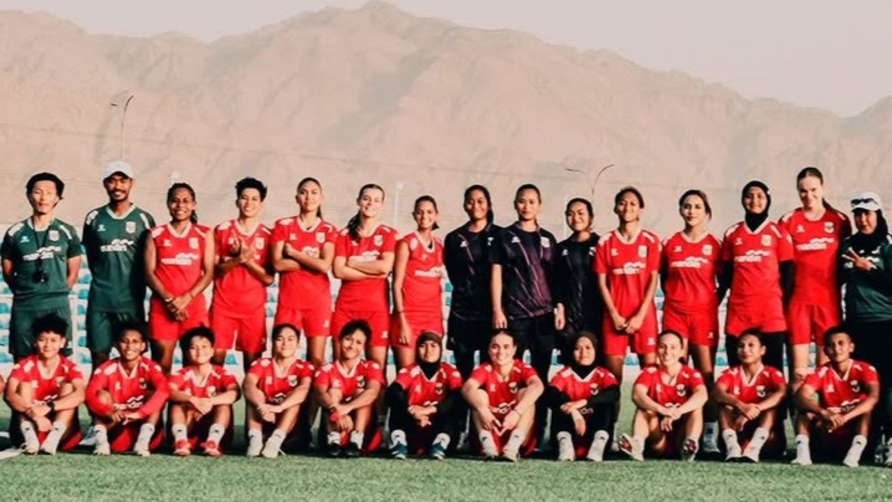 Timnas Putri Indonesia saat latihan jelang melawan Yordania di Aqaba (13/10) pada FIFA Matchday Oktober 2026./Instagram @timnasindonesia