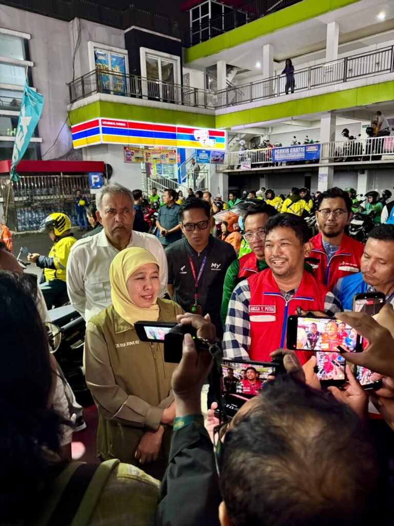 Suasana dialog interaktif peninjauan pasokan energi bersama pengemudi ojek online dan pers media di Kota Malang.