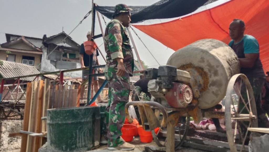 Penggunaan mesin molen untuk adukan pengecoran.
