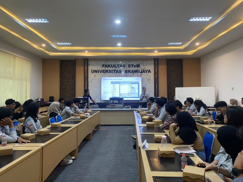 Pemaparan materi oleh Dedy Mulyadi dari PT TOP