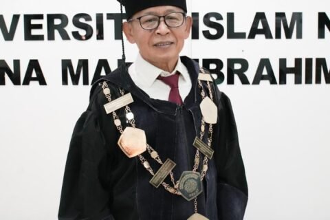 Prof. Dr. H. Nur Ali, M.Pd. (Dosen dan Ketua Senat UIN Malang)