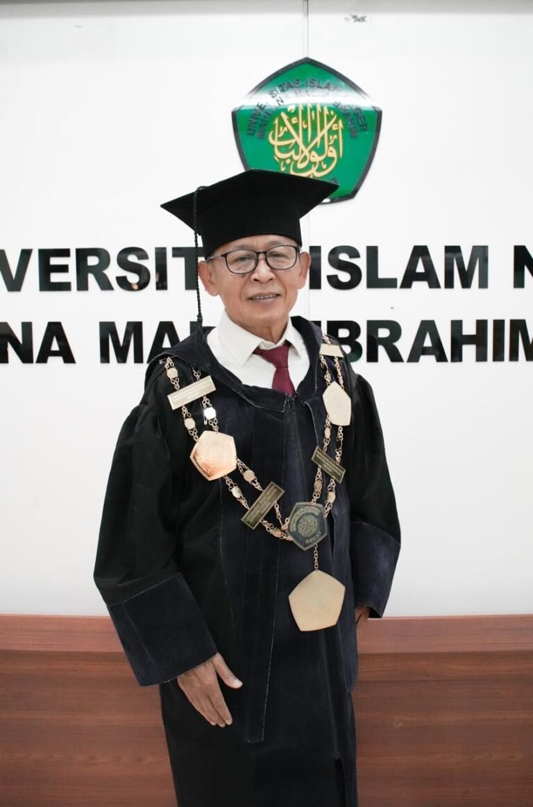 Prof. Dr. H. Nur Ali, M.Pd. (Dosen dan Ketua Senat UIN Malang)