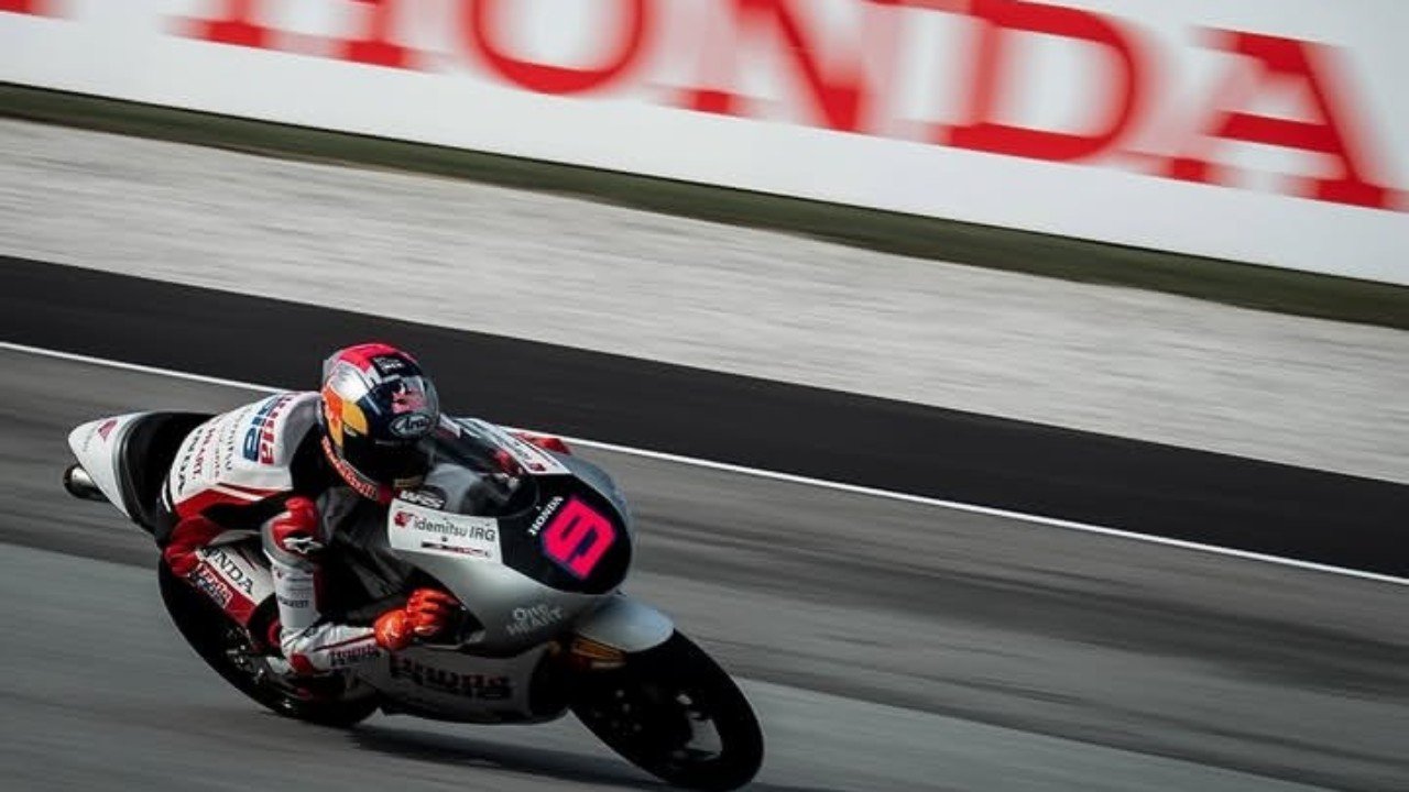 Veda Pratama P8 di kualifikasi Moto3 Malaysia 2026 (31/10), dan pembalap tuan rumah Hakim Danish mengukir sejarah di Sepang./Instagram @veda_54